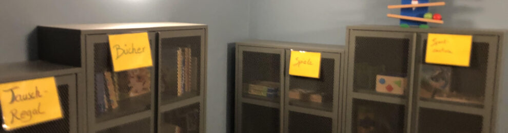 Neu im Haus der Familie – Tauschregal wartet auf den Besuch Neu im Haus der Familie – Tauschregal wartet auf den Besuch